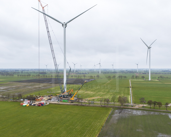 demontage uitgebrande windturbine | Liebherr LG1800